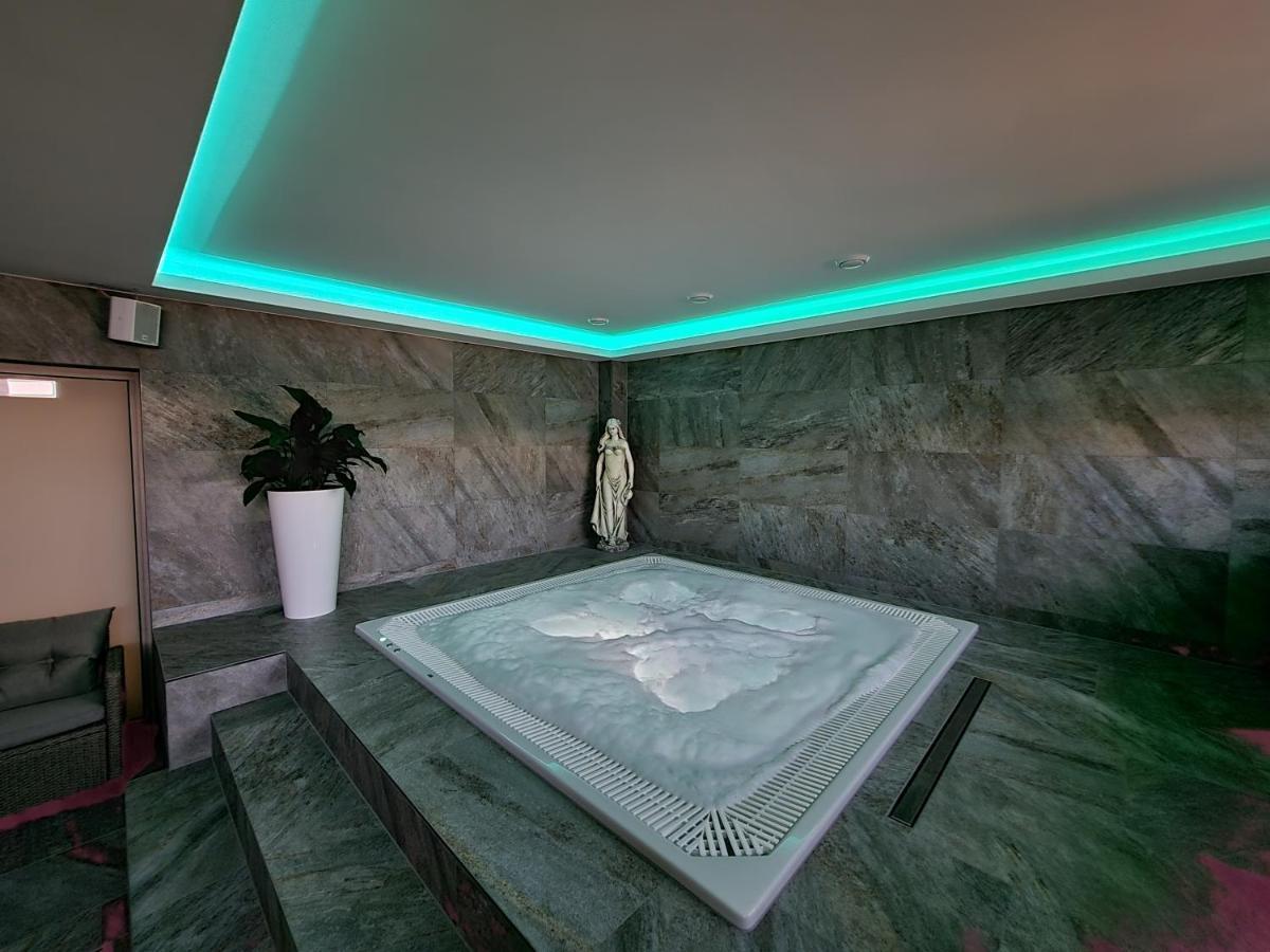 Chaty Krusetnica S Luxusnym Privatnym Wellness Екстер'єр фото