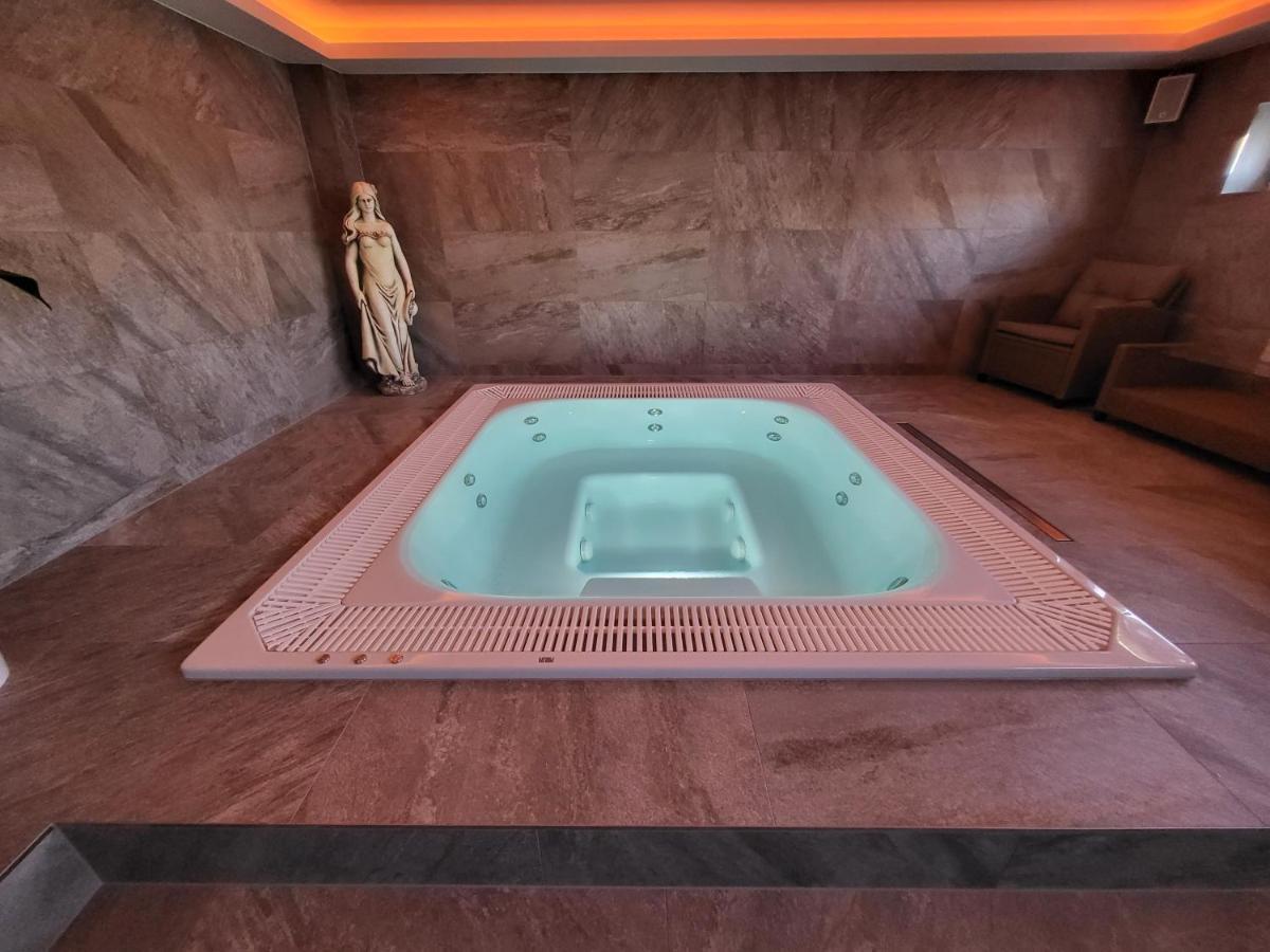 Chaty Krusetnica S Luxusnym Privatnym Wellness Екстер'єр фото